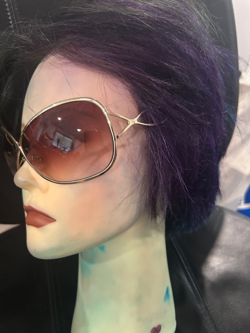 Steve Madden Oversized Brown Gradient Sunglasses with Gold Trim - Picture 2 of 8